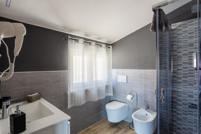 Others 3, Cadoni Guest House, Oristano
