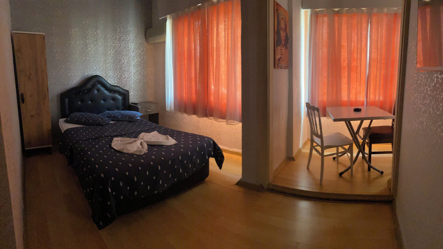Bedroom 2, İmperial Hotel, Konak