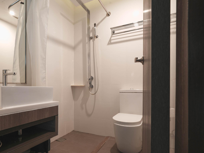 Bathroom 4