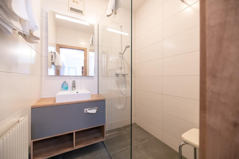 Bathroom 2, Hotel Restaurant Schwarzer Adler, Hartberg-Fürstenfeld
