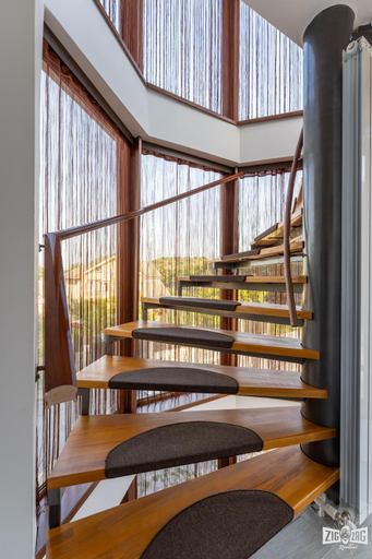Others 5, Casa Familia Vladoi, Murfatlar