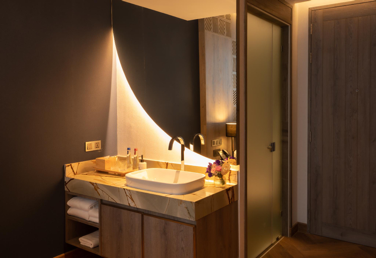 Bathroom 11