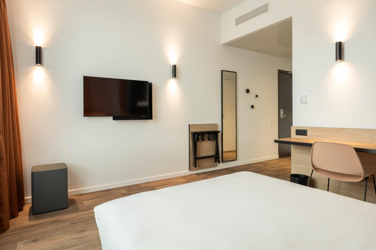 Bedroom 26