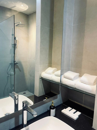 Bathroom 29