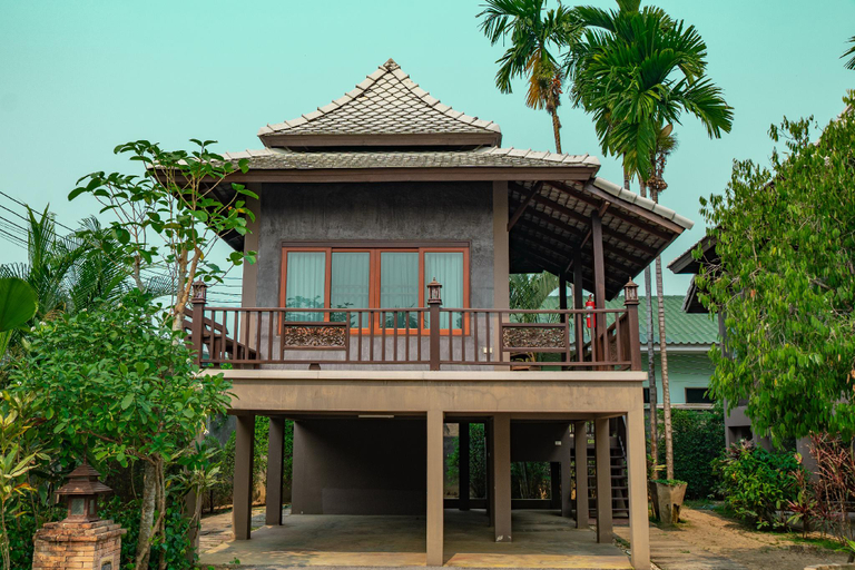 Exterior 5