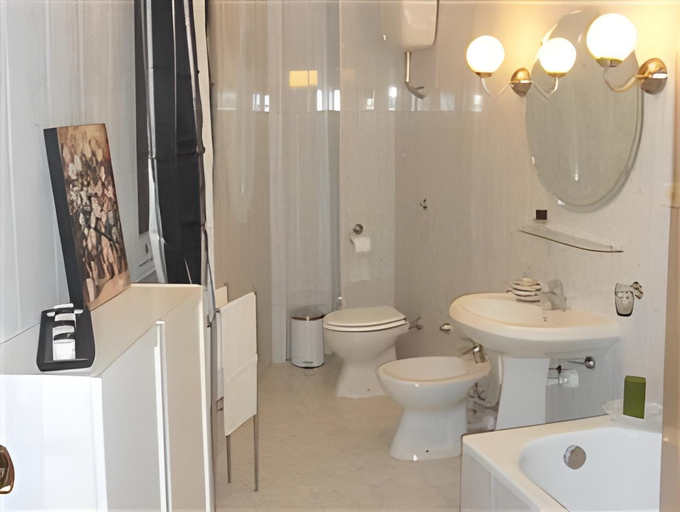 Bathroom 2, B&B A Casa Di Mario Scafati, Salerno