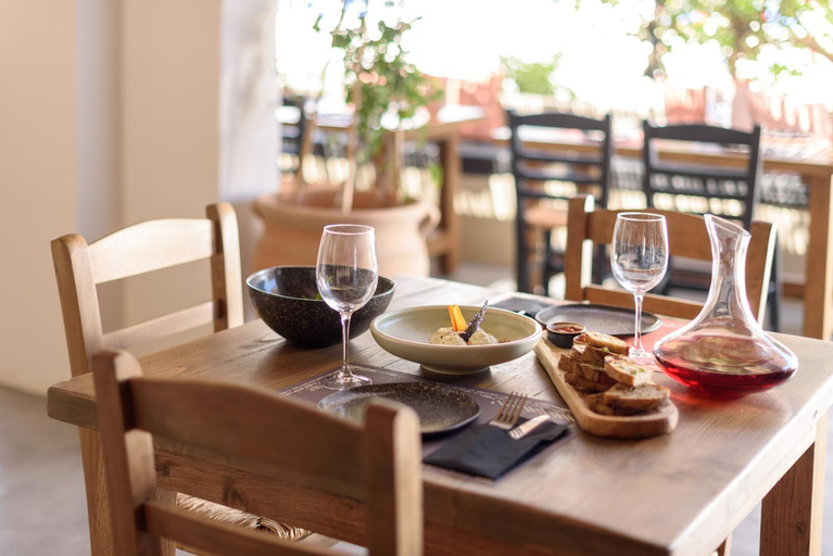 Food & Drinks 2, Misteli Suites, South Aegean