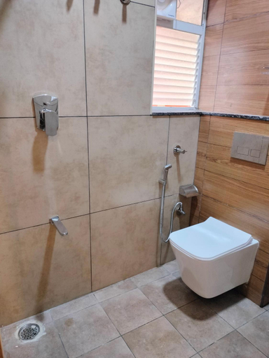 Bathroom 3, Globus Hotel by Silicon Hearth, Bangalore