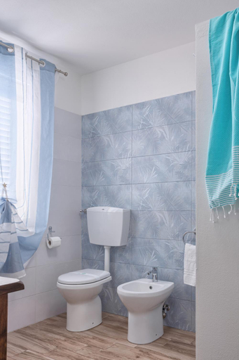 Bathroom 2, LANTERNA DEL DELTA Guest House, Rovigo