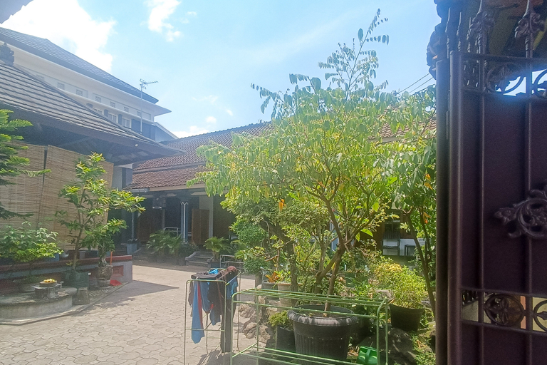 Exterior & Views 2, Astri Homestay Carkranegara Mataram Mitra RedDoorz, Lombok