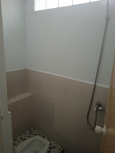 Bathroom 16
