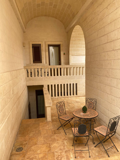 Others 5, Sweet Home Suite, Brindisi