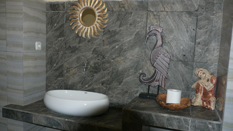 Bathroom 7