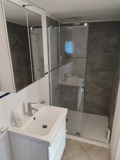 Others 3, Appartement en pleine nature avec piscine chauffee, Var