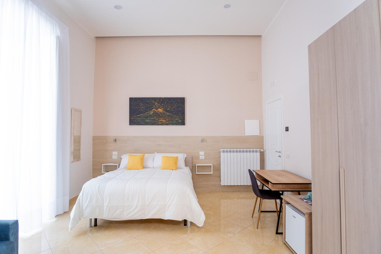 Others 3, Leone Suites Toledo, Napoli