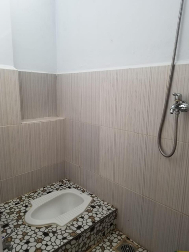 Bathroom 14