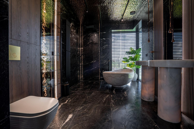 Bathroom 4, Chandelier Sky Mansion - express, Praha - západ