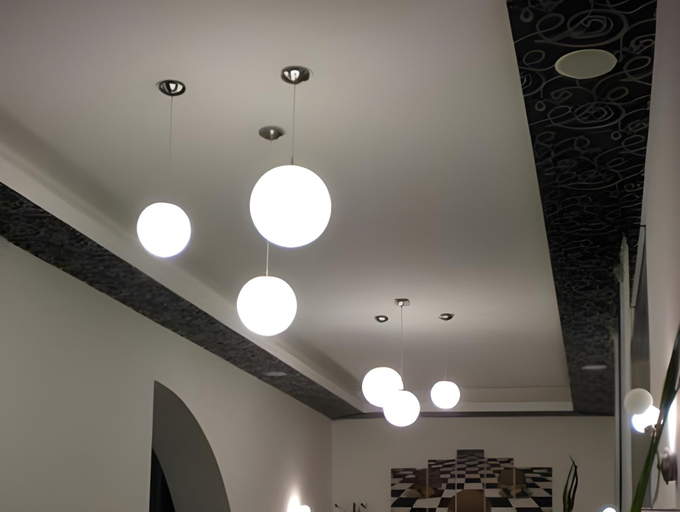 Others 5, OP-ART Etterem es Panzio, Monor
