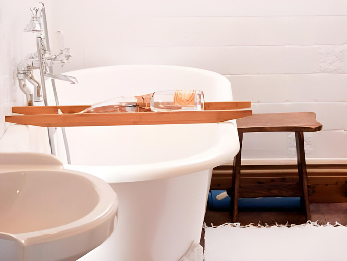 Bathroom 2, Walford Court, Herefordshire