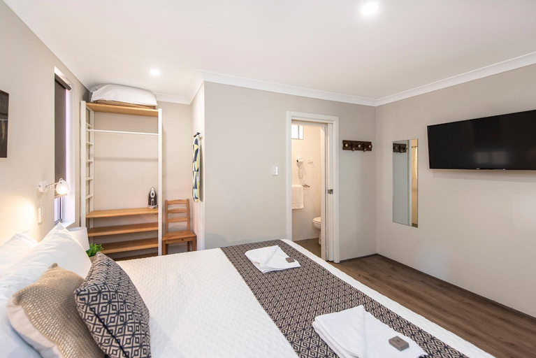 Bedroom 3, Banksia Tourist Park, Swan