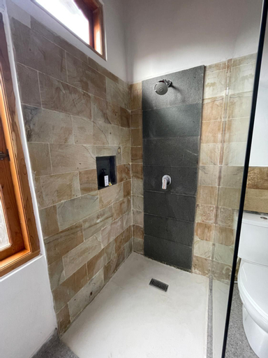Bathroom 7
