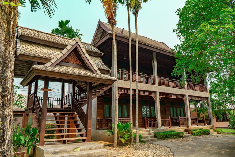 Exterior 6