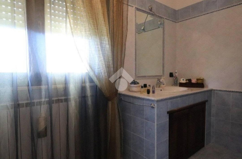 Bathroom 4, A L'Aquila per un sogno, L'Aquila