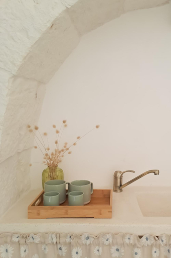 Others 4, Nostos Trulli, Bari
