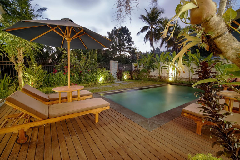 Swimming Pool 13