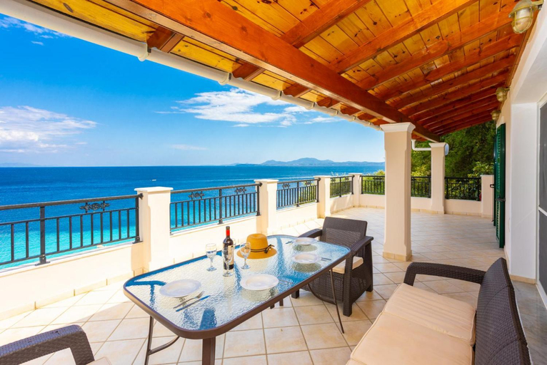Others 4, Villa Kerkyroula, Ionian Islands