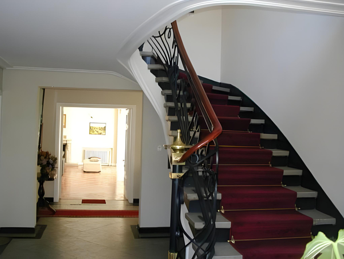 Others 4, Hostal del Cerro, Santiago