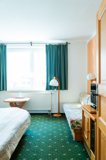Bedroom 9