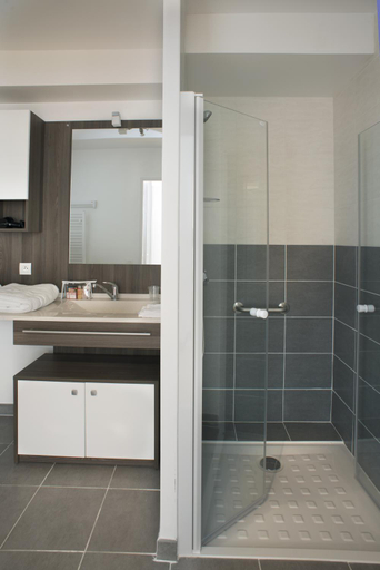 Bathroom, Domitys Les Cigales du Luberon, Vaucluse