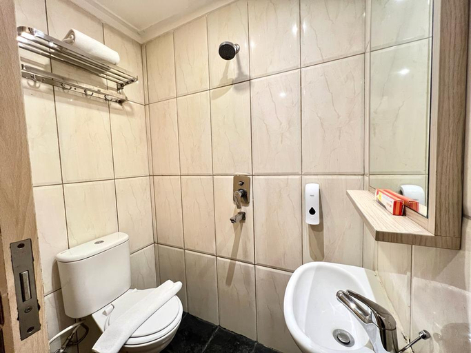 Bathroom 11