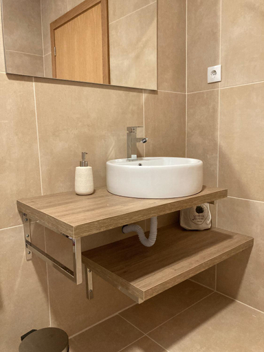 Bathroom 4, Quintinha Silvestre, Tondela