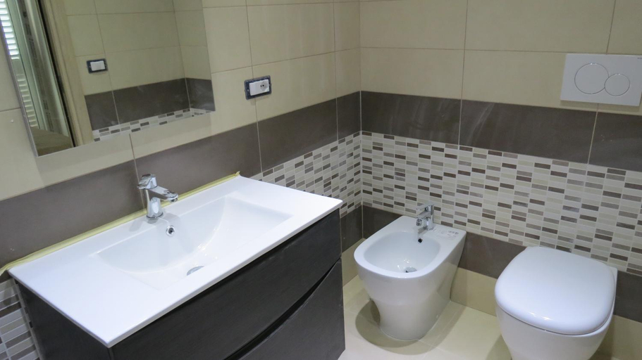 Bathroom 3, Mare Del Sud, Lecce