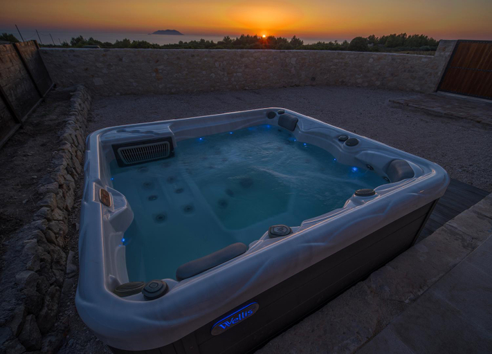 Sport & Beauty 2, Villa on Bisevo - transfer and car included, 5 min to the sea, Komiža
