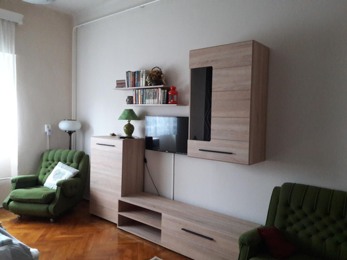 Others 5, Avar Vendeghaz, Gyöngyös