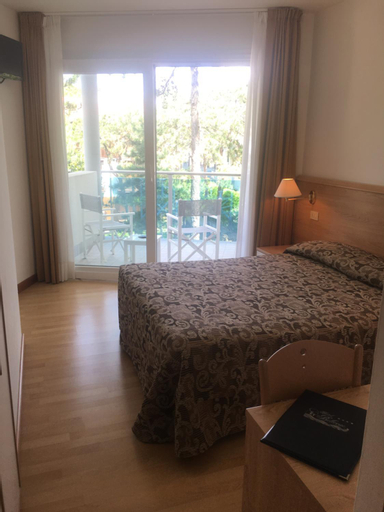 Bedroom 9