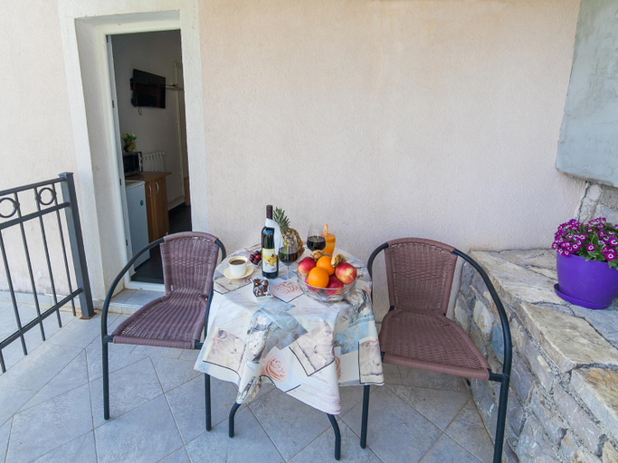 Others 5, Apartments Midzor