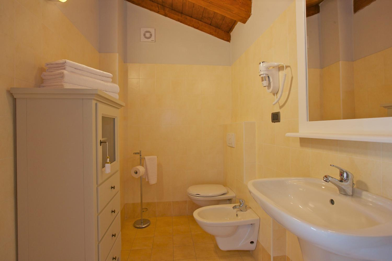 Bathroom, Hotel Milano & Apartments, Verbano-Cusio-Ossola