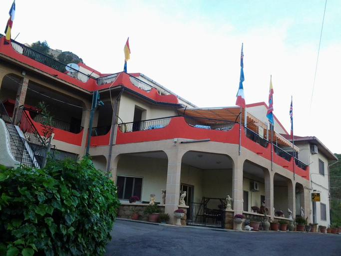 Others 4, B&B da Pietro, Enna