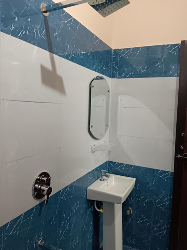 Bathroom 2, Hotel Greenoz, Restaurant & Rooftop Cafe, Jaipur
