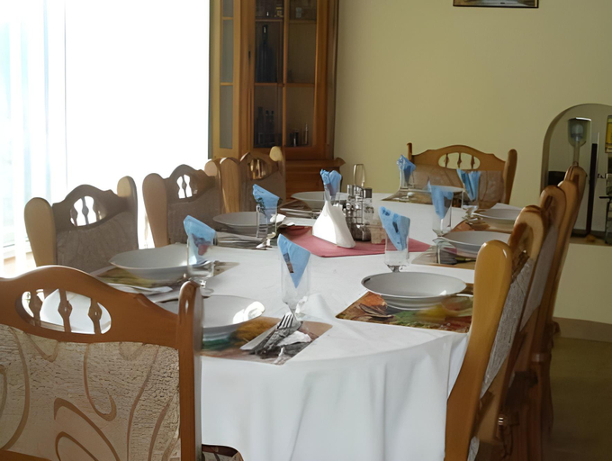 Food & Drinks 5, Pensiunea Rose, Pauleni-ciuc