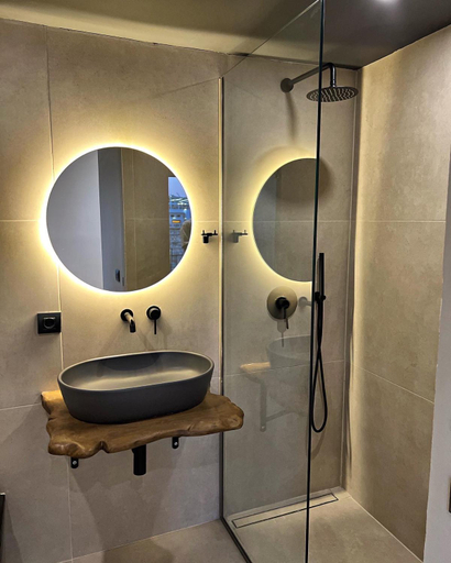 Shower 2, Nidus President, Crete