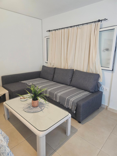 Others 4, Monda Apartment, Attica