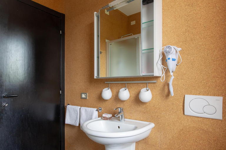 Bathroom 9