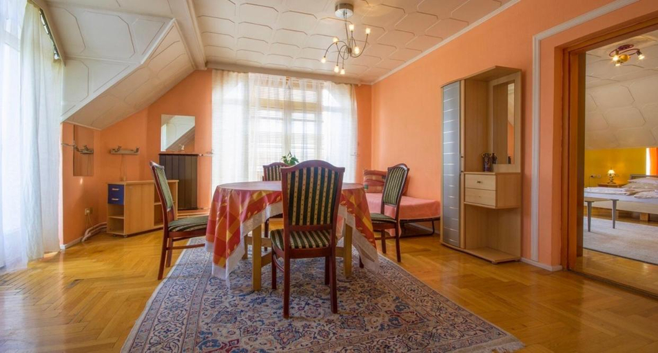 Others 5, Eva Rooms, Budapesti