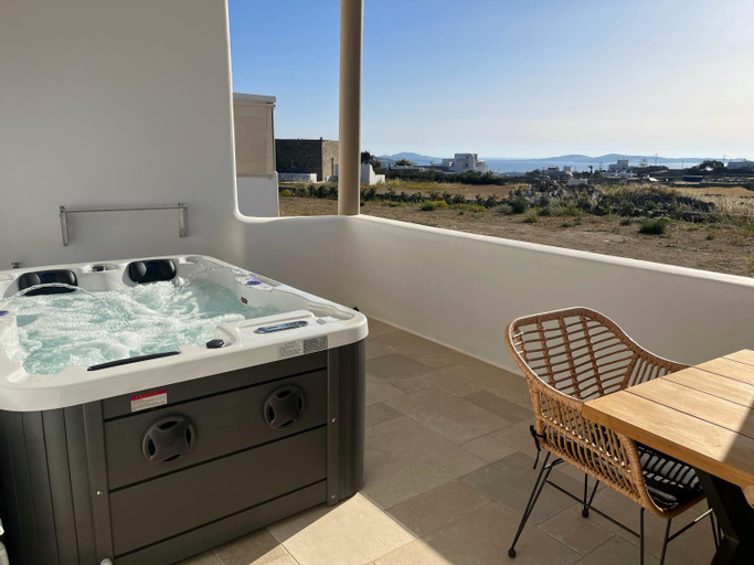 Hot tub 4, Gaia Mykonos Villas & Suites, South Aegean