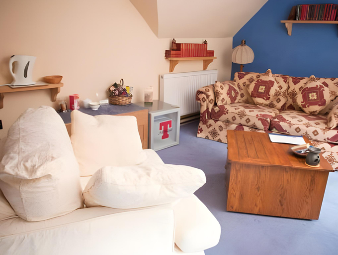 Others 5, Walford Court, Herefordshire